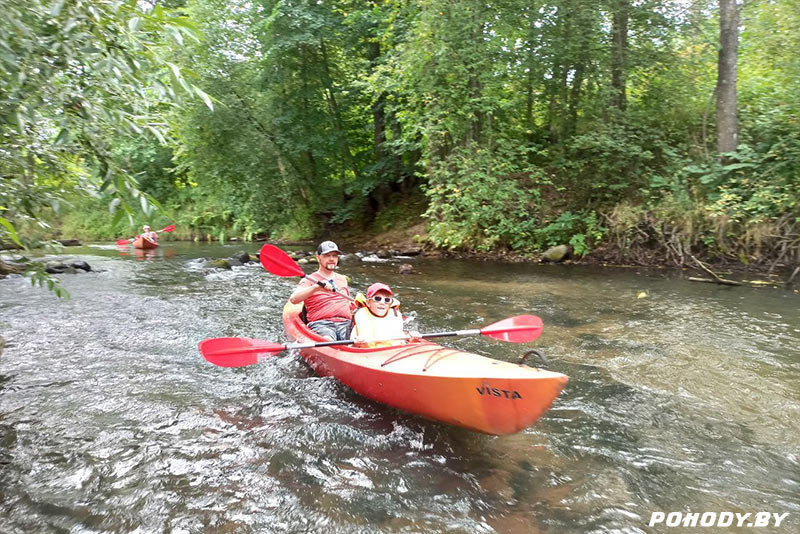 Сплав на байдарках с детьми по Ислочи.